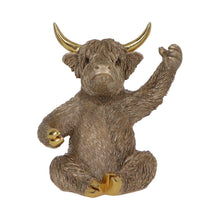 Laden Sie das Bild in den Galerie-Viewer, Highland Cow Wine Holder Bottle Rack Farmhouse Bar Decor Novelty Gift Display