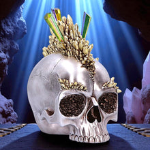 Laden Sie das Bild in den Galerie-Viewer, Gothic Crystal Mohawk Skull Ornament Chrome Punk Crystal Fantasy Figurine