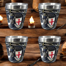 Laden Sie das Bild in den Galerie-Viewer, Gothic Knight Templar Shot Glasses Set of 4 - Decorative Medieval Tableware 6cm
