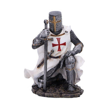 Laden Sie das Bild in den Galerie-Viewer, Templar Knight Figurine Historical Sculpture medieval themed giftware Ornament