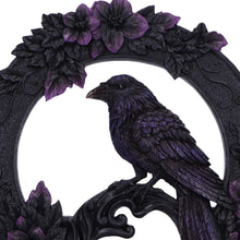 Laden Sie das Bild in den Galerie-Viewer, Gothic Raven Wall Plaque Dark Bird Wreath Floral Witchcraft Ornament Decor