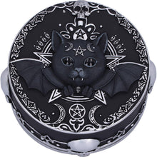 Laden Sie das Bild in den Galerie-Viewer, Gothic Malpuss Cat Trinket Box Cult Cuties Vampire Familiar Skull Occult Design