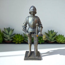 Laden Sie das Bild in den Galerie-Viewer, Gothic Knight Figure in Full Armour 17.5cm Resin Collectible Medieval Soldier Statue