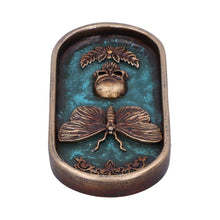 Laden Sie das Bild in den Galerie-Viewer, Dark Gothic Moth Skull Incense Stick Holder | Ornate Resin Burner Alternative Decor