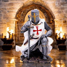 Laden Sie das Bild in den Galerie-Viewer, Templar Knight Figurine Historical Sculpture medieval themed giftware Ornament