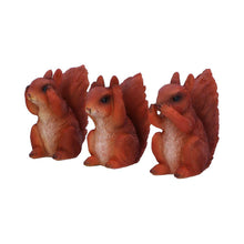 Laden Sie das Bild in den Galerie-Viewer, Three Wise Squirrel Figurines Hear See Speak No Evil Woodland Animal Statue