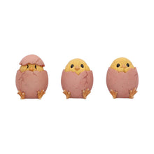 Laden Sie das Bild in den Galerie-Viewer, Adorable Spring Chick Set Three Wise Chickens Figurines Easter Novelty Gift Boxed