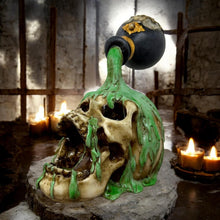 Laden Sie das Bild in den Galerie-Viewer, Witchcraft Skull Statue - Gothic Alchemy Potion Figurine Fantasy Halloween Decor