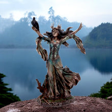 Laden Sie das Bild in den Galerie-Viewer, Bronzed Morgan Le Fay Statue - Celtic Mythology Gothic Ornament Nemesis Now 25cm
