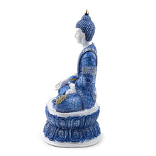 Laden Sie das Bild in den Galerie-Viewer, Elegant White & Blue Buddha Ornament - Lotus Pose Meditation Decor 26.5cm