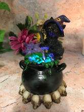 Laden Sie das Bild in den Galerie-Viewer, Witches Familiar Sculpture Halloween Cat with Cauldron Led Light Witch Spellcast-OsirisTradingUK