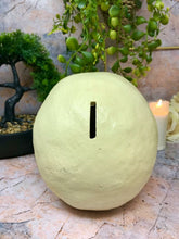 Laden Sie das Bild in den Galerie-Viewer, Life Size Realistic Looking Skull Money Box Gothic Gift Ornament 22cm-OsirisTradingUK