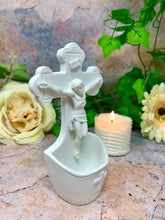 Laden Sie das Bild in den Galerie-Viewer, Die Kreuzigung Jesu Christi Wasser Font Wand Plaque Statue Ornament Figur