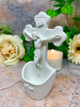 Laden Sie das Bild in den Galerie-Viewer, Die Kreuzigung Jesu Christi Wasser Font Wand Plaque Statue Ornament Figur