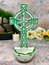 Laden Sie das Bild in den Galerie-Viewer, Keltisches Kreuz Wasser Schrift Wand Plaque Keramik Skulptur religiöse katholischen
