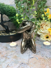 Laden Sie das Bild in den Galerie-Viewer, Nackter Mann Skulptur Statue Figur nackt männlich Ornament menschliche Form Kunst