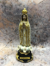 Laden Sie das Bild in den Galerie-Viewer, Kleine Heilige Jungfrau Maria Unsere Liebe Frau von Fatima Statue Ornament Figur