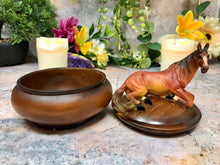 Charger l'image dans la galerie, Coffret à bijoux rond en forme de cheval, sculpture décorative, cachette secrète, cadeau équestre