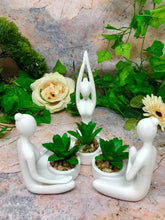 Charger l'image dans la galerie, Ensemble de 3 sculptures blanches en posture de yoga avec statue orientale artificielle