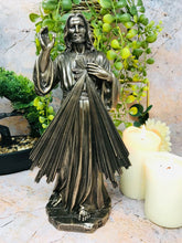 Laden Sie das Bild in den Galerie-Viewer, Bronze-Effekt Jesus Göttliche Barmherzigkeit Statue Religiöse Skulptur Geschenk