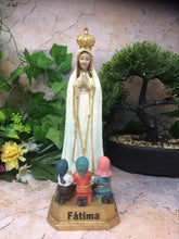 Laden Sie das Bild in den Galerie-Viewer, Heilige Jungfrau Maria Unsere Liebe Frau von Fatima mit Kindern Statue Ornament Figur