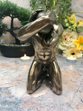 Laden Sie das Bild in den Galerie-Viewer, Nackter Mann Skulptur Statue Figur nackt männlich Ornament menschliche Form Kunst