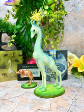 Laden Sie das Bild in den Galerie-Viewer, Giraffe und zweibeiniger Hund Hieronymus Bosch Museum Reproduktion Skulptur