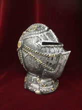 Charger l'image dans la galerie, Casque de chevalier templier médiéval Tirelire Sculpture de croisé