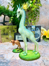 Laden Sie das Bild in den Galerie-Viewer, Giraffe und zweibeiniger Hund Hieronymus Bosch Museum Reproduktion Skulptur
