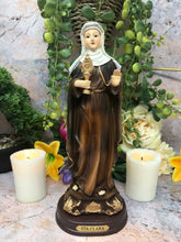 Laden Sie das Bild in den Galerie-Viewer, Statue der Heiligen Klara von Assisi, katholische Heilige Skulptur, religiöse Santa Clara