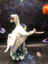 Laden Sie das Bild in den Galerie-Viewer, Ice Dragon Protector Fantasy Art Figurine Statue Ornament Dragons Collection-OsirisTradingUK