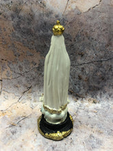 Laden Sie das Bild in den Galerie-Viewer, Kleine Heilige Jungfrau Maria Unsere Liebe Frau von Fatima Statue Ornament Figur