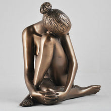 Charger l'image dans la galerie, Statue de femme nue effet bronze Sculpture de dame Ornement Cadeau