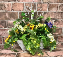 Load image into Gallery viewer, Artificial Flowers Hanging Basket Garden Decoration Outdoor Flower Arrangement