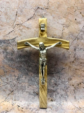 Laden Sie das Bild in den Galerie-Viewer, Olive Wood Crucifix Hanging Wall Cross Silver Metal Corpus Religious 20 cm-OsirisTradingUK