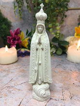 Laden Sie das Bild in den Galerie-Viewer, Glow in the Dark Blessed Virgin Mary Our Lady of Fatima Statue Luminous-OsirisTradingUK