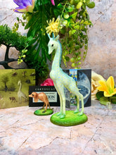 Laden Sie das Bild in den Galerie-Viewer, Giraffe und zweibeiniger Hund Hieronymus Bosch Museum Reproduktion Skulptur