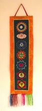 Laden Sie das Bild in den Galerie-Viewer, Tibetisches Chakra Besticktes Banner Wandbehang Altar Meditation Feng Shui