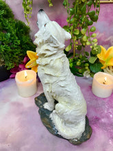 Load image into Gallery viewer, Novelty Howling Wolf Figurine Statue Ornament-OsirisTradingUK