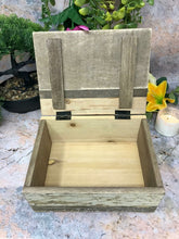 Load image into Gallery viewer, Reclaimed Wood Nautical Starfish Box Sea Creature Ornament Hand Made Home Decor-OsirisTradingUK