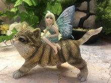 Laden Sie das Bild in den Galerie-Viewer, Süße Fee Reiten Katze Figur Mythische Kreatur Sammlung Ornament