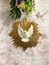 Laden Sie das Bild in den Galerie-Viewer, Großes Wandschild mit Heiligem Geist, Dreifaltigkeitstaube, religiöse Kunst, Konfirmation, Andenken