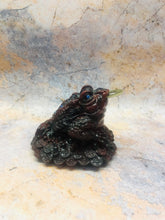 Laden Sie das Bild in den Galerie-Viewer, Geldkröte-Ornament, Feng Shui, Jin Chan-Ornament, Skulptur, Glücksbringer, Reichtumsgeschenk mit Glücksmünze