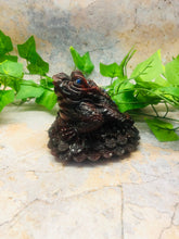 Laden Sie das Bild in den Galerie-Viewer, Geldkröte-Ornament, Feng Shui, Jin Chan-Ornament, Skulptur, Glücksbringer, Reichtumsgeschenk mit Glücksmünze
