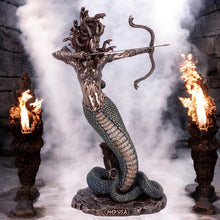 Laden Sie das Bild in den Galerie-Viewer, Medusa's Wrath Figurine Mythology Gothic Collectible Statue fantasy Art Decor Gift
