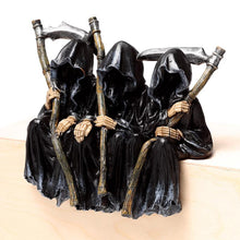 Charger l&#39;image dans la galerie, Gothic Reapers Shelf Sitters Figurine Skeleton Halloween Fantasy Art Ornament
