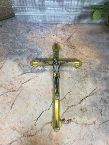 Metal Wall Cross Elegant Christian Decor Spiritual Crucifix Wall Art Unique Religious Home Accent with Gold and Silver Effect and 15 cm high-OsirisTradingUK