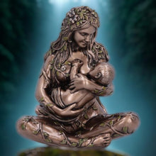 Charger l&#39;image dans la galerie, Earth Mother and Baby Bronze Figurine - 11cm, Beautiful Pagan-Inspired Decor
