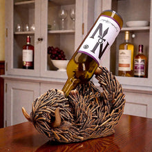 Laden Sie das Bild in den Galerie-Viewer, Highland Cow Wine Holder Rustic Farmhouse Bottle Rack Novelty Bar Display Decor
