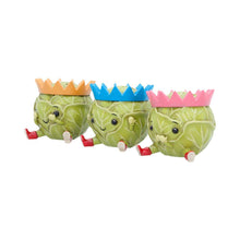 Laden Sie das Bild in den Galerie-Viewer, Three Wise Sprouts Crowned Figurines Novelty Christmas Ornament Cute Gift
